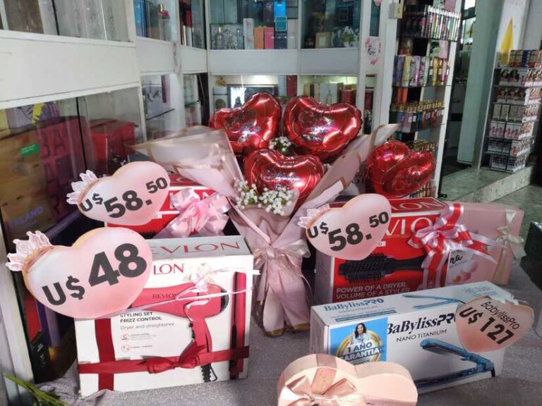 Comerciantes del Roberto Huembes ofrecen productos para el Día de las Madres