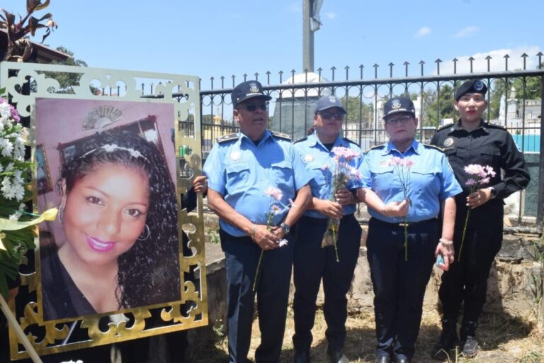 Rinden homenaje a Heroínas de la Paz
