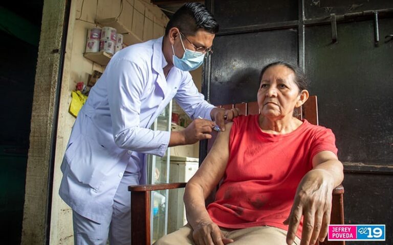 Más familias de Ticuantepe se vacunan contra la Covid-19
