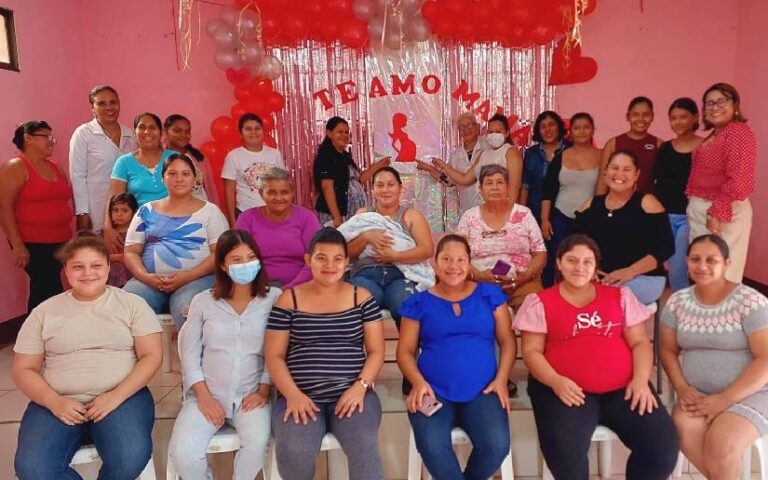 Realizan celebración en honor a las madres de casa materna en San Marcos