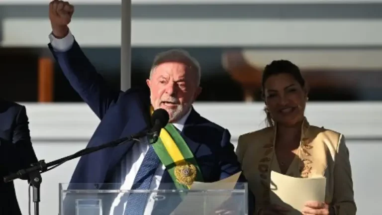 Lula realizará su primer viaje oficial al exterior a finales de enero