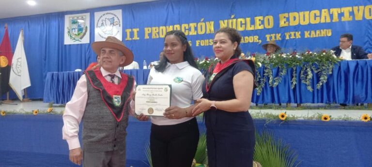 Universidad Indígena Agropecuaria realiza ceremonia de graduación