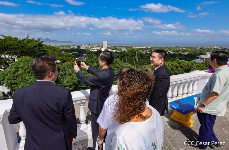Delegación del partido Comunista de China visita sitio histórico de Managua