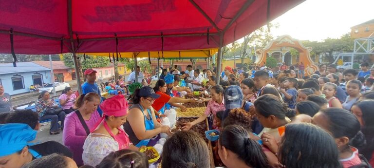 Familias de Rivas y Diriá degustan del tradicional almíbar