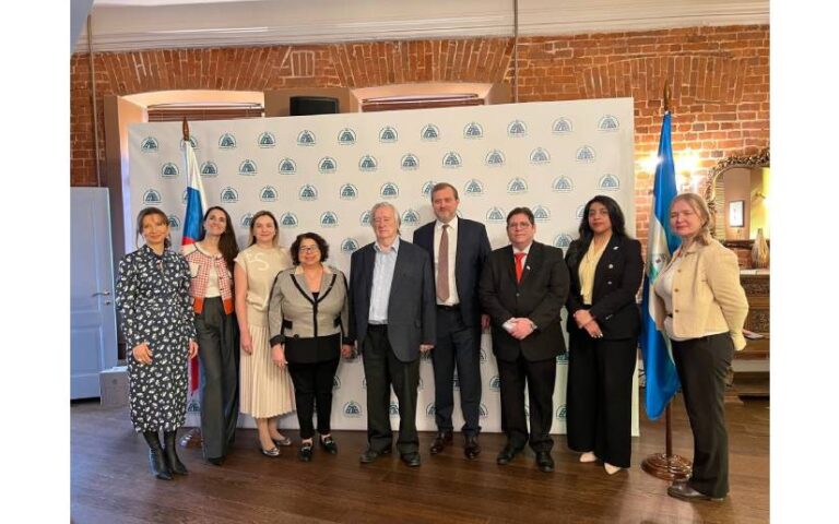 Representantes de Nicaragua en Moscú sostuvieron encuentro con el escritor Alexander Andreyevich