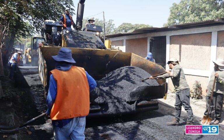 Avanza construcción de 6 calles en el barrio Carlos Núñez