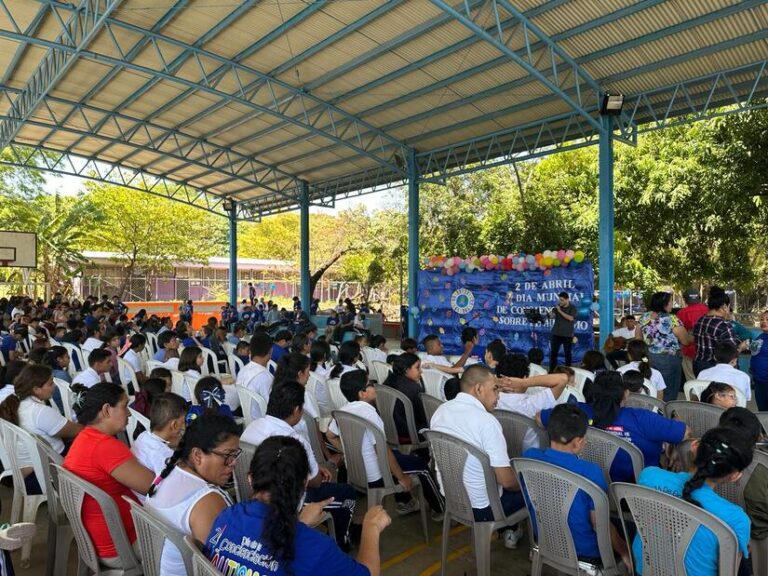 Realizan Festival Azul en celebración del Día Internacional del Autismo