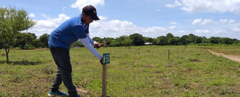 Más de 250 terrenos en Villa Blanca Aráuz cuentan con tendido eléctrico