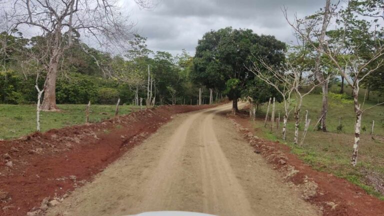 Rehabilitan camino productivo en Bluefields