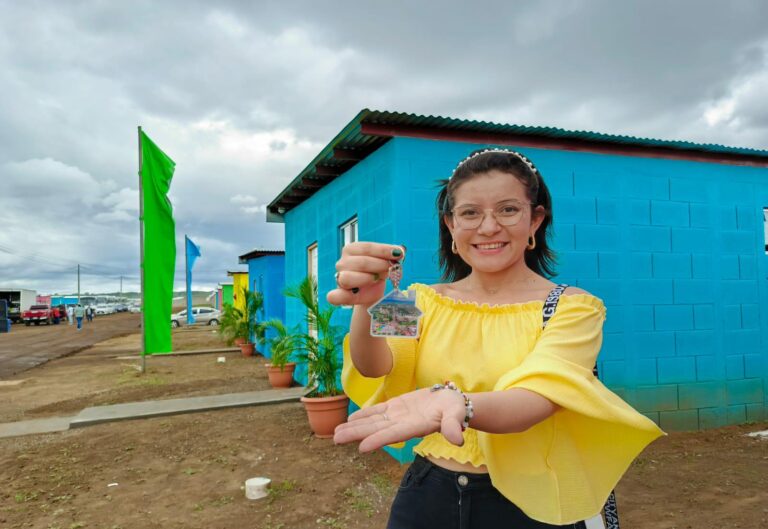 Entregan en Nicaragua 300 viviendas