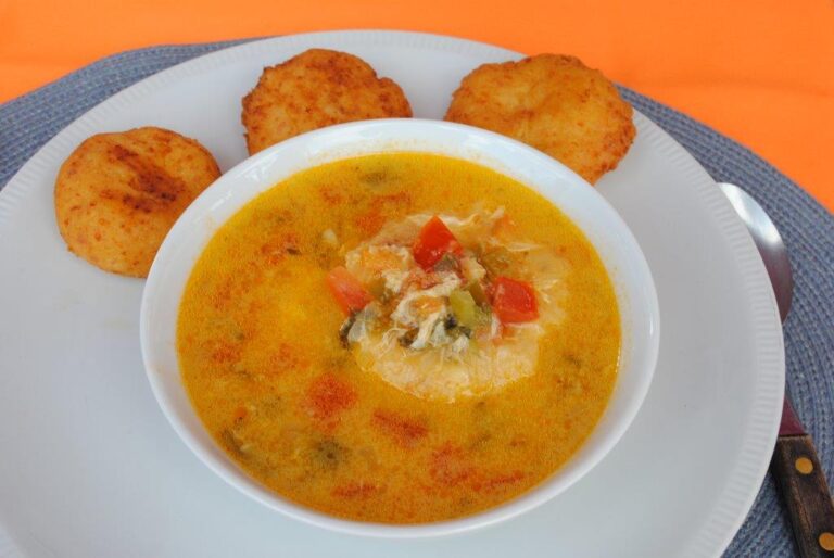 Ésta es la Clave de cómo preparar una Sopa de Queso sin que se te corte la Leche