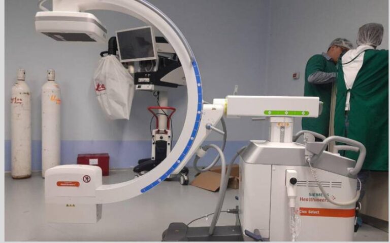 Minsa entrega de equipos para radiografías durante las cirugías