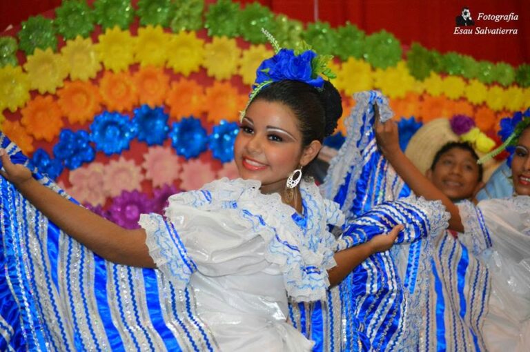 Rosario felicita a los grupos de danza que promueven la cultura y tradiciones