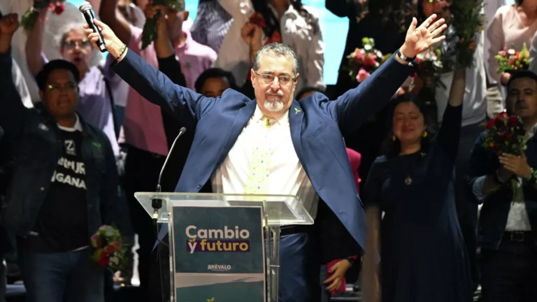 Presidente electo de Guatemala denuncia que hay en un curso un golpe de Estado