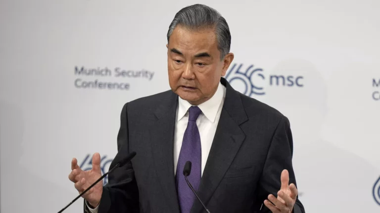 China y Rusia contribuyen a la estabilidad global destaca Wang Yi