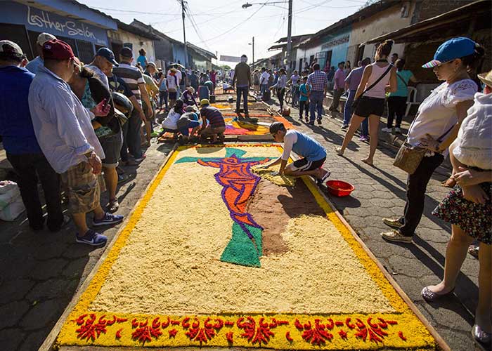 “Nos convocamos a vivir en grande este verano de amor”, destaca Rosario