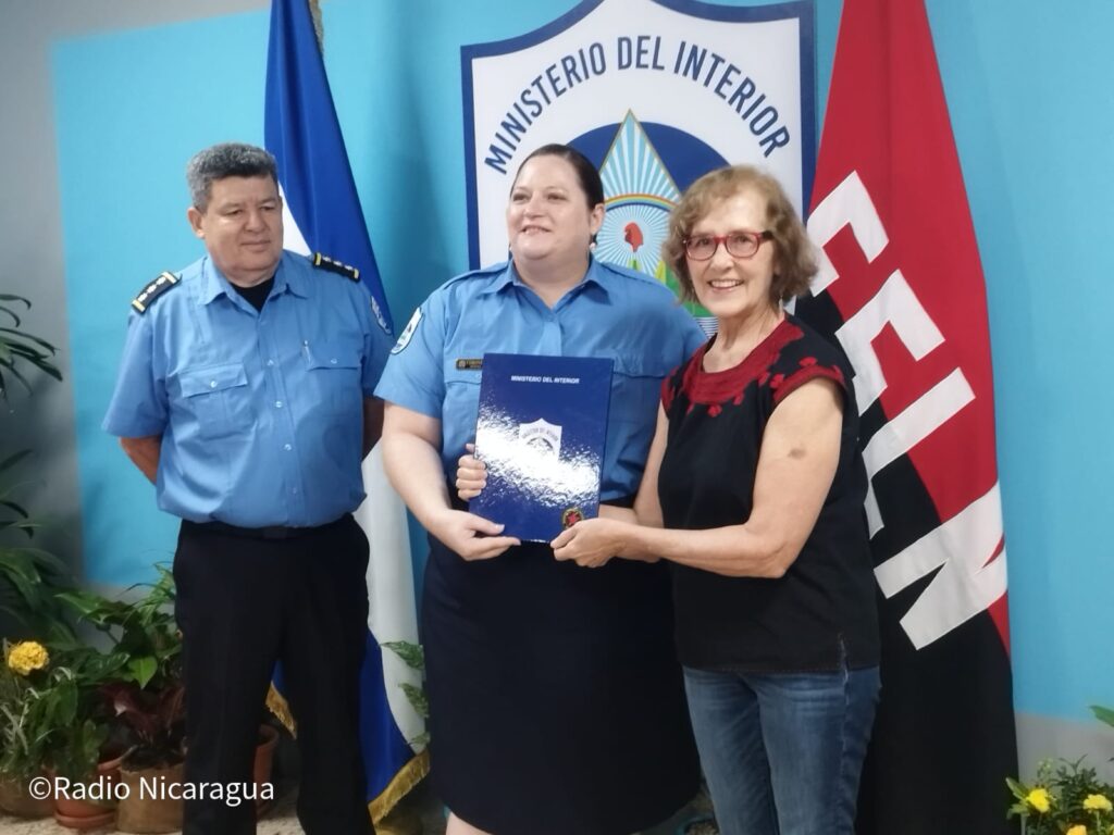 Otorgan ciudadanía nicaragüense a la bióloga y periodista Nan McCurdy