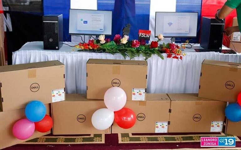 MINSA entrega 300 computadoras a los SILAIS