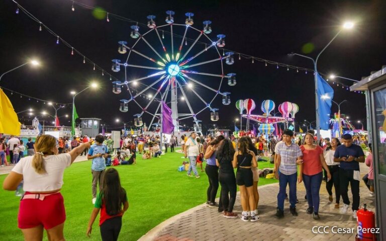 Parque de la Alegría continúa recibiendo a miles de visitantes