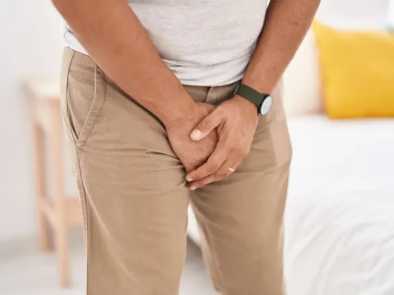 Sufre intoxicación alimentaria en su miembro viril