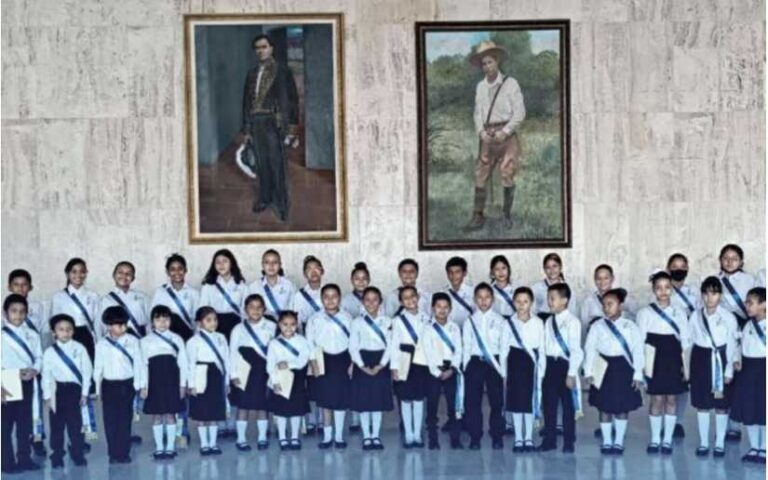 Orquestas y coros estudiantiles rendirán homenaje a las madres