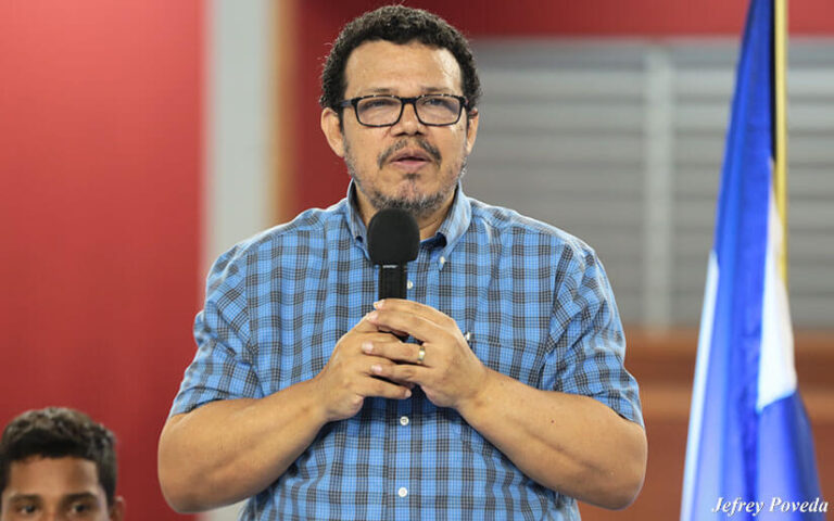 Entrevista al Director del Instituto Nicaragüense de Deportes en la Revista En Vivo, Canal 4