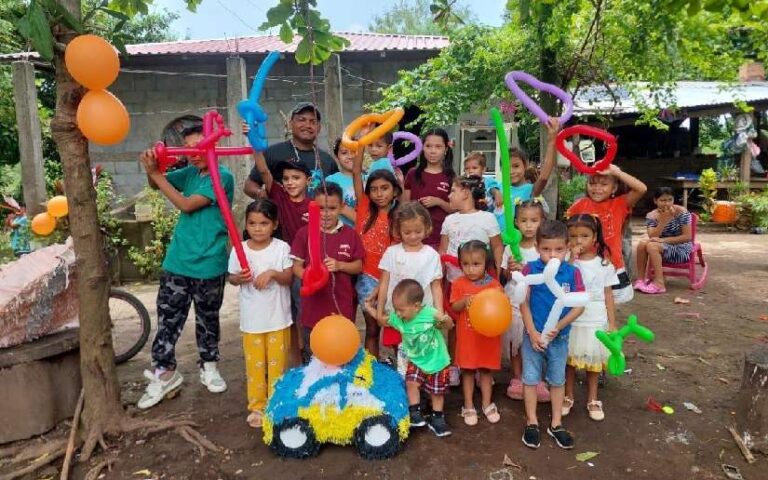 Niñas y niños celebran con algarabía y alegría Festivales Departamentales de los Mimados