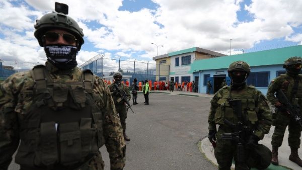 Muere un reo durante motín en una cárcel de Ecuador