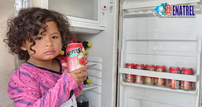 Inauguran proyecto de energía eléctrica en Santa María de Pantasma