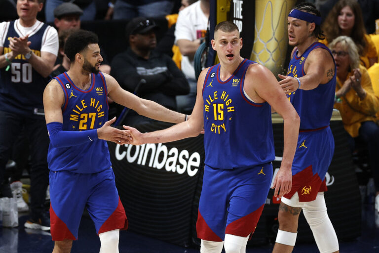 Denver pega primero en la final de la NBA
