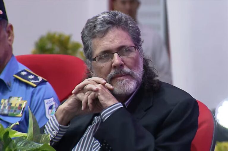 Pdte. Daniel saluda a Abel Prieto asesor del presidente de Cuba