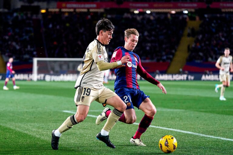 El Barcelona se aleja de la lucha por la Liga Española