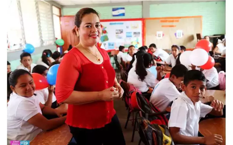 Contratarán nuevos maestros de inglés para educación primaria