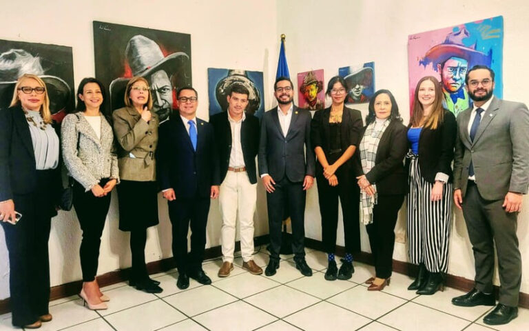 Legado de Sandino, Luz y Verdad es homenajeado en Guatemala