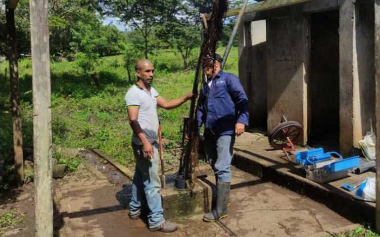 Continúan mantenimientos del sistema de agua potable en comunidades de Acoyapa