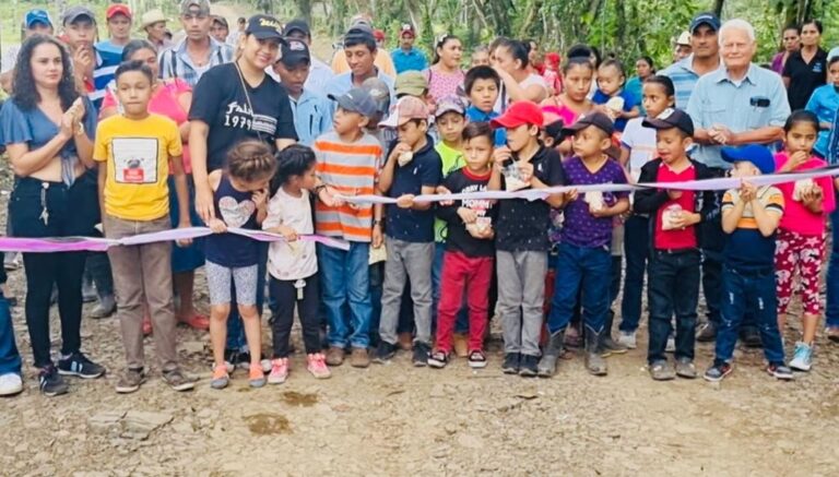 Rehabilitan caminos productivos en El Tabacal