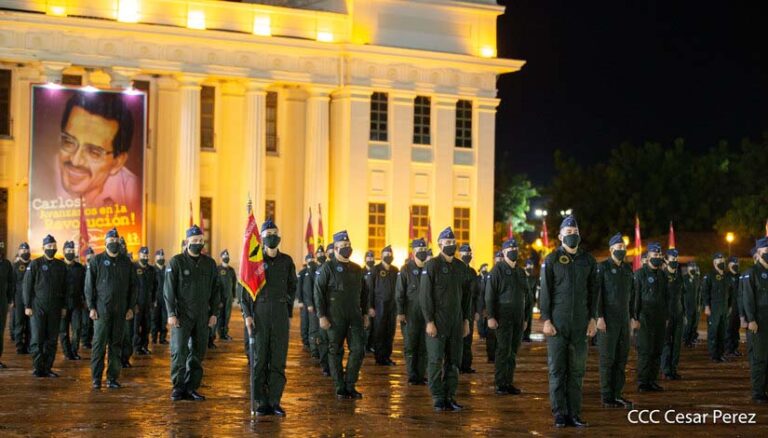 Fuerza Aérea celebra su 43 aniversario