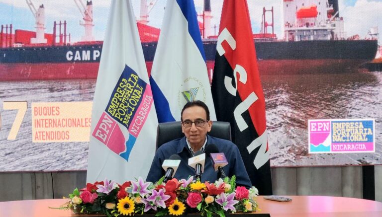 Puertos comerciales atienden 7 buques internacionales
