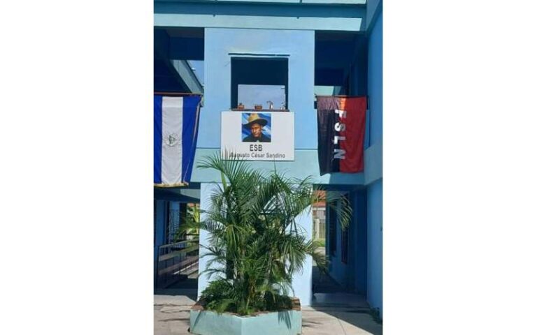Escuela Secundaria Básica, Augusto C. Sandino, Municipio Regla, La Habana, Cuba.