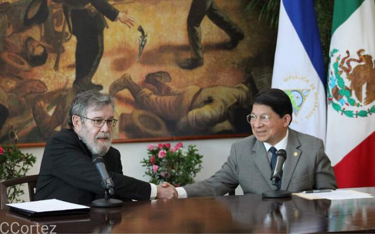 Canciller recibe Copias de Estilo de nuevo embajador de México en Nicaragua