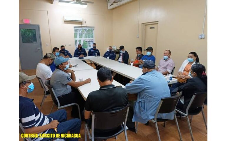 Fuerza Naval participa en reunión con empresarios de pesca de Bluefields