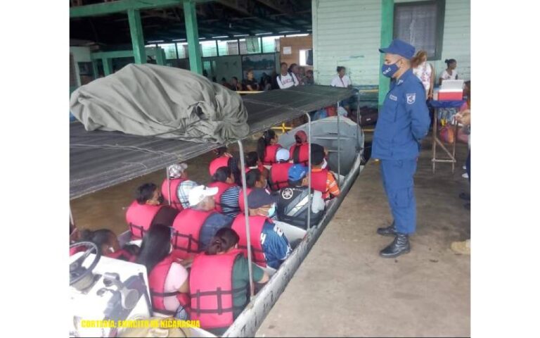 Fuerza Naval brinda protección e inspección a embarcaciones y flota pesquera