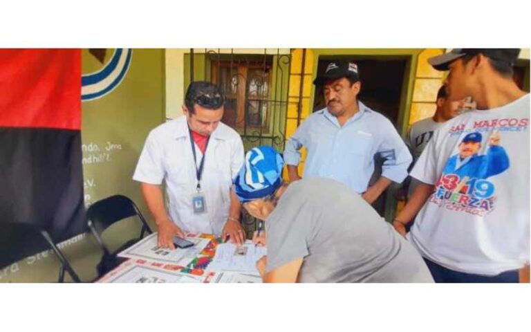 Gobierno de Nicaragua entrega solvencia y títulos de propiedad en San Marcos