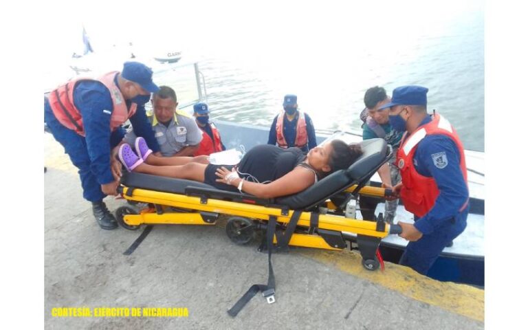 Ejército de Nicaragua realiza traslado de ciudadanas por complicaciones de salud