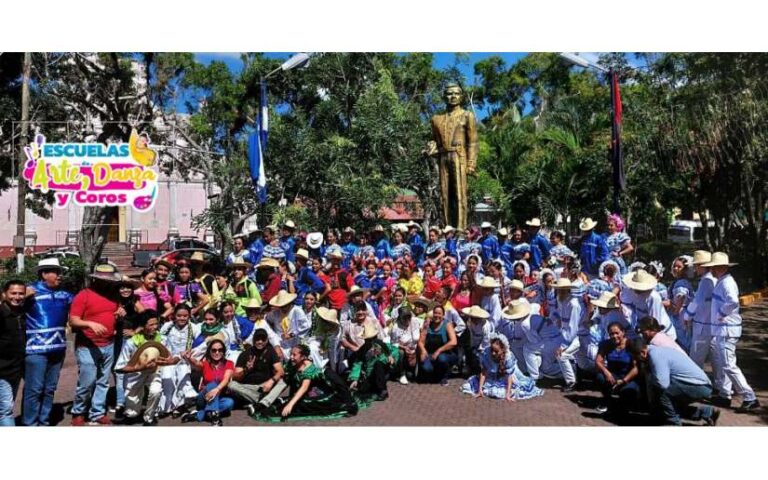 Escuelas de arte celebran septiembre victorioso