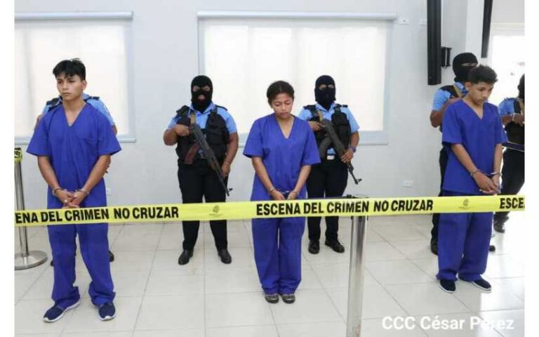 Policía Nacional presenta a los presuntos asesinos de las niñas de 7 y 10 años