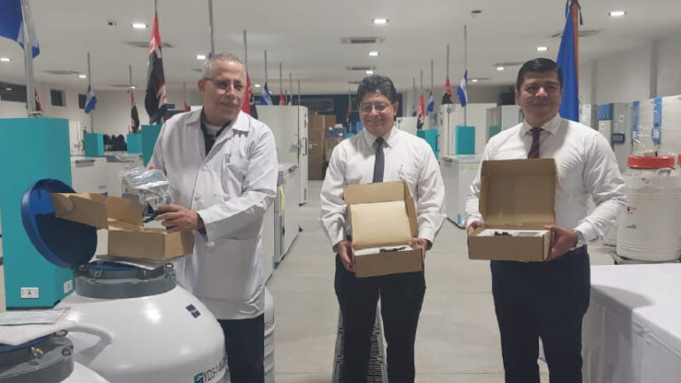 Ministerio de Salud recibe donación de equipos médicos