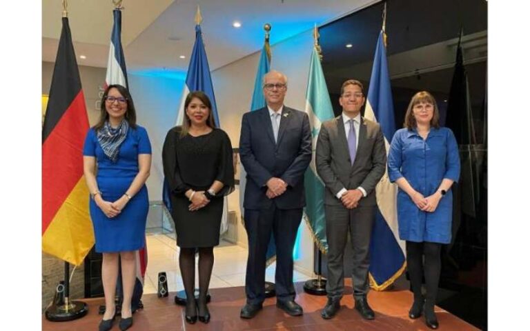 Conmemoramos en Berlín nuestra Independencia