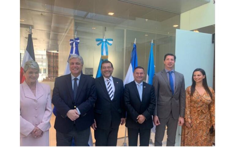 Conmemoran en Uruguay el 201 aniversario de la Independencia de Centroamérica