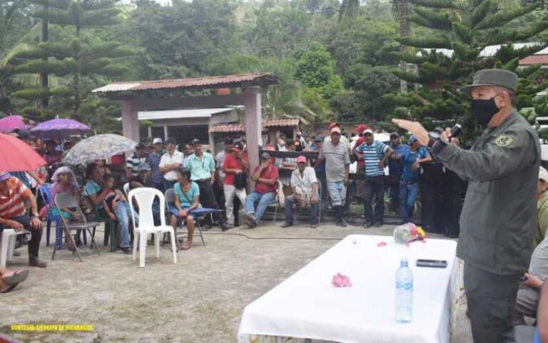 Ejército participó en reunión con productores cafetaleros, transportistas y comerciantes